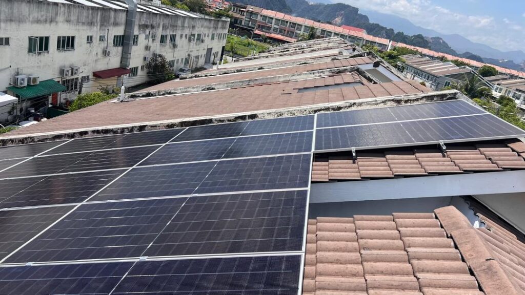 Pemasangan Sistem Solar PV 7