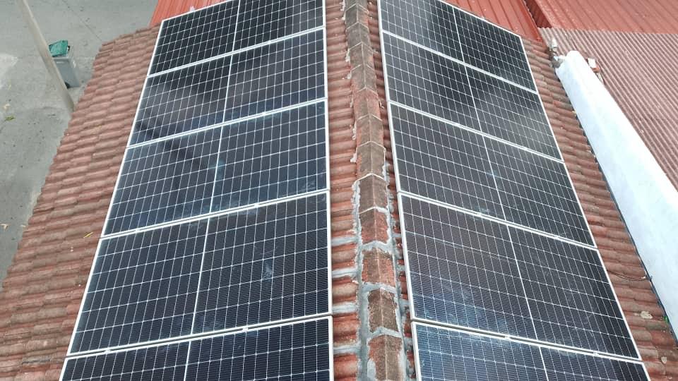pemasangan solar industri